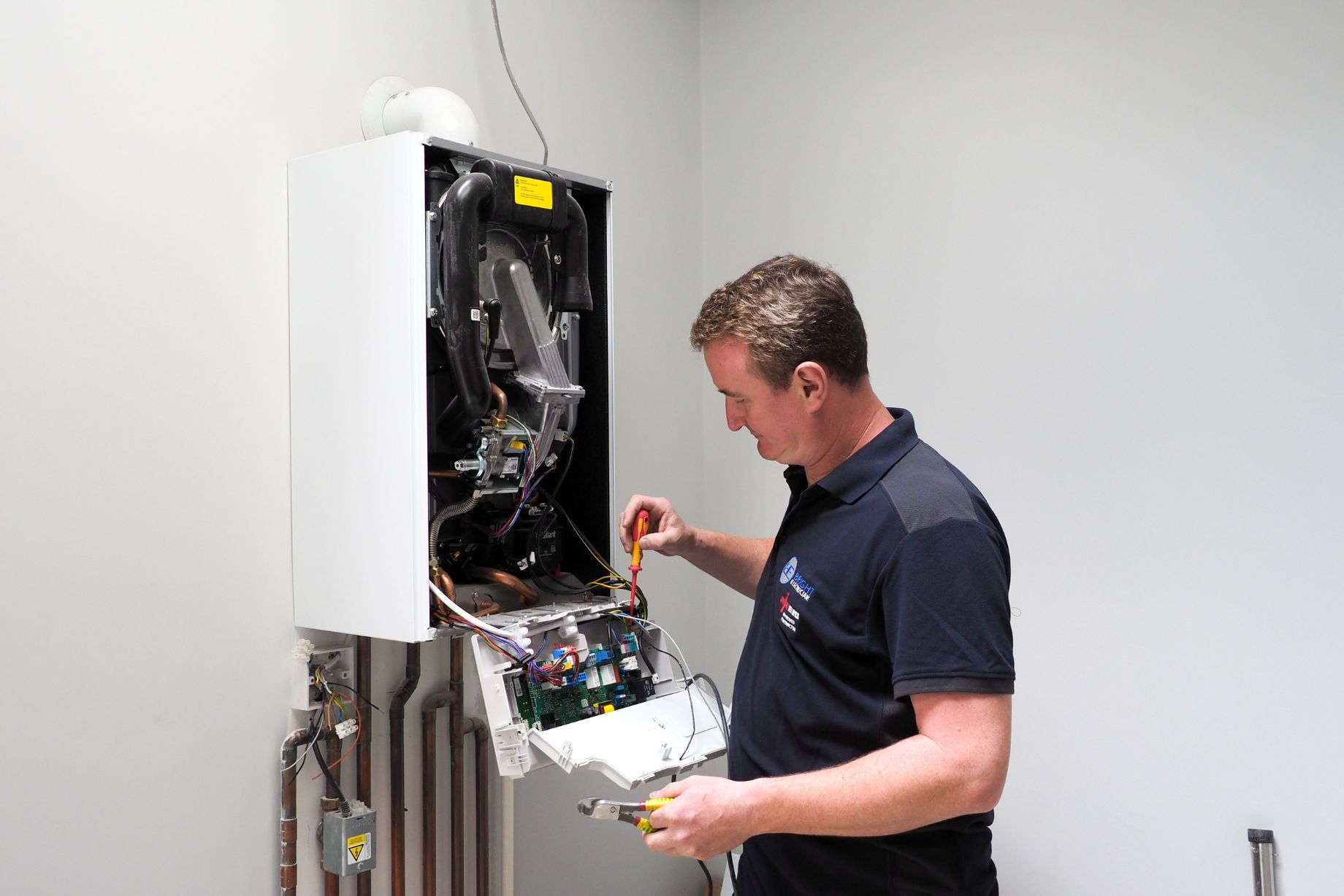 Smart Home Heating Electricians In Bournemouth Poole Christchurch Boscombe Little down - Bright Electricians Best Electricians in Bournemouth